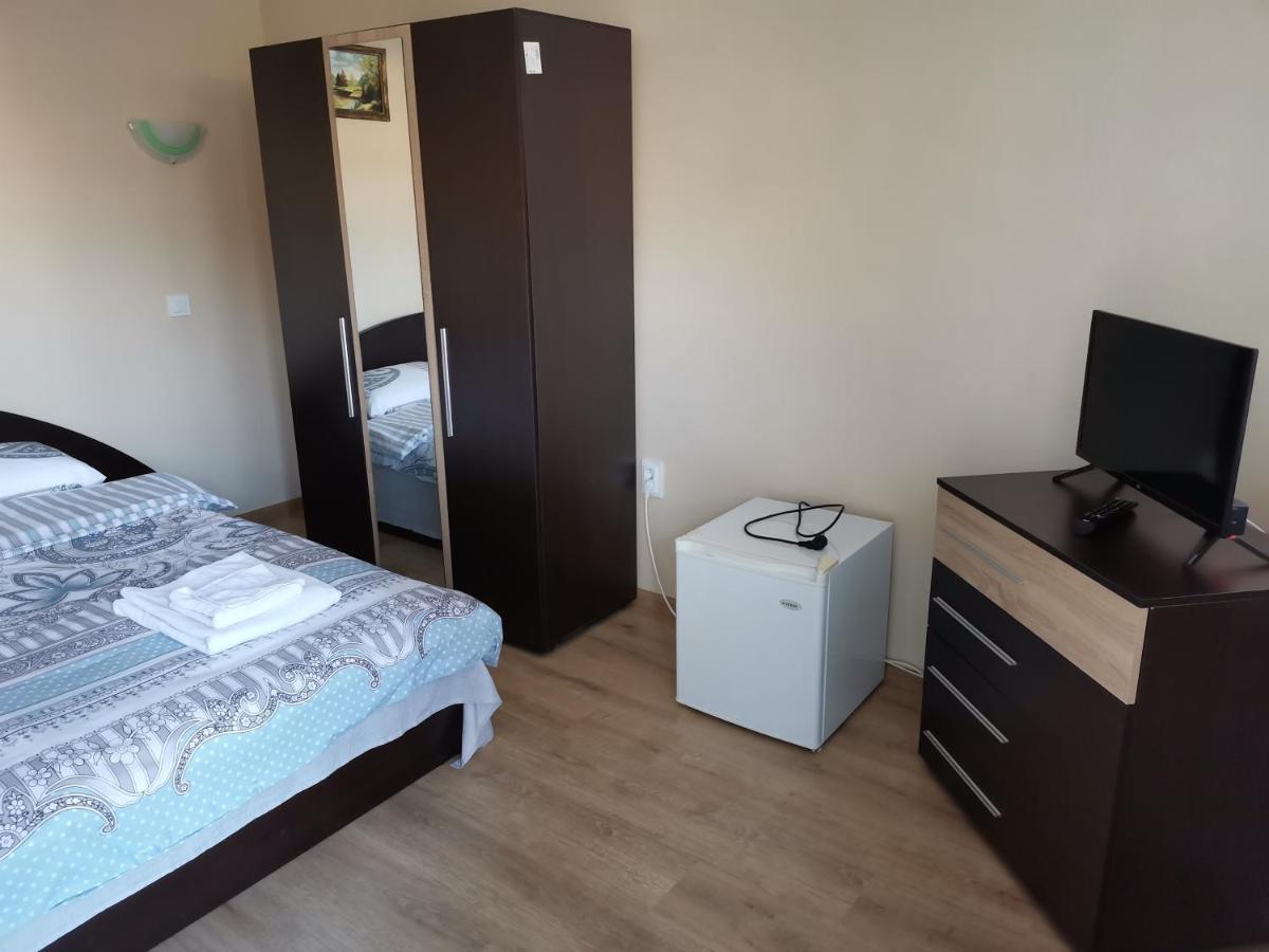 Guest Rooms Mihaylovi Pavel Banja Eksteriør bilde