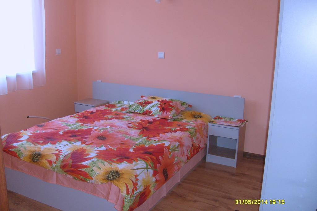 Guest Rooms Mihaylovi Pavel Banja Rom bilde